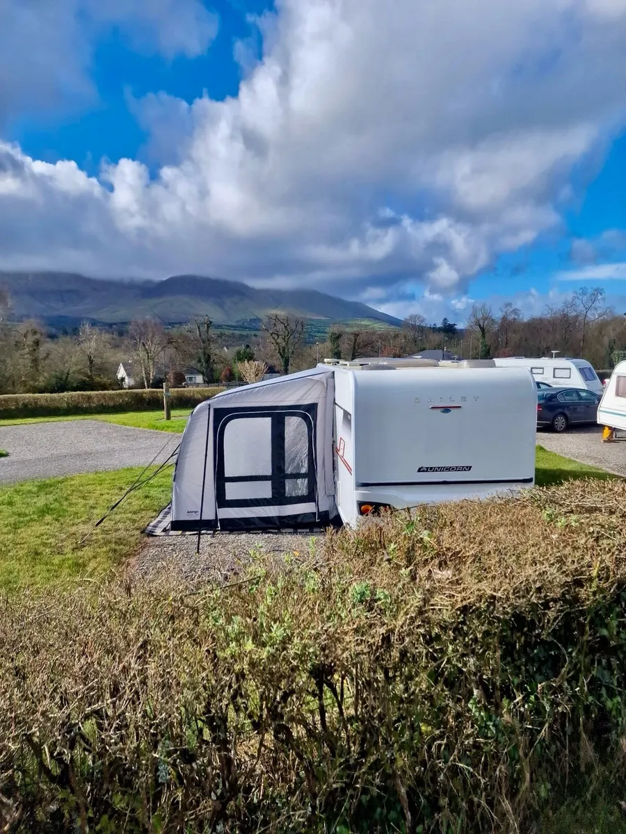 Bailey Unicorn Vigo 4 - Image 2