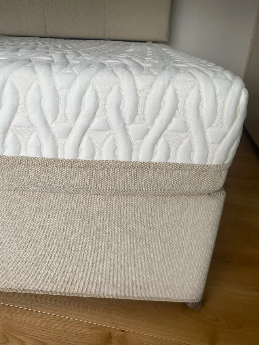 King bed with Kaymed memory foam mattress - Image 4