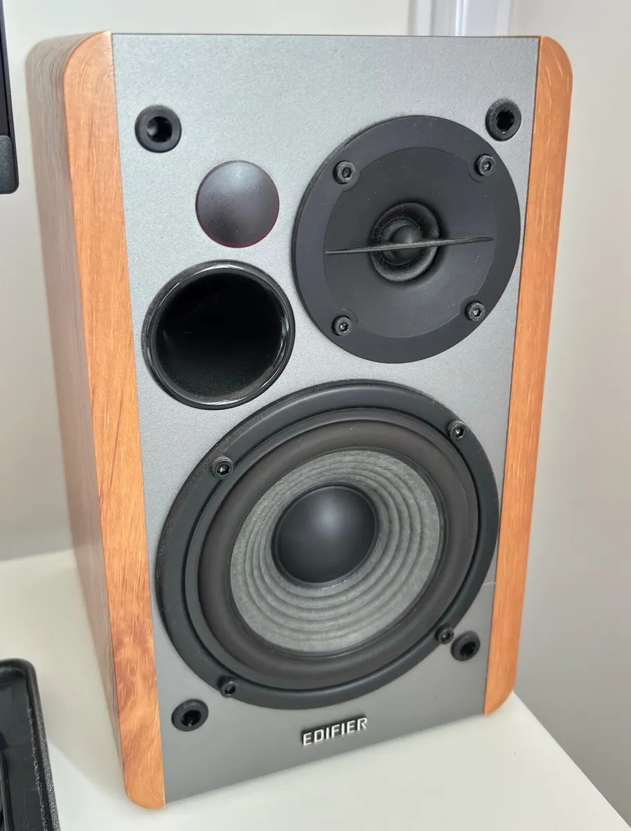 Edifier R1280DB Bluetooth speakers - Image 2