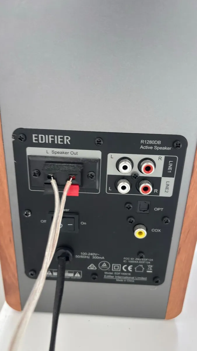 Edifier R1280DB Bluetooth speakers - Image 4