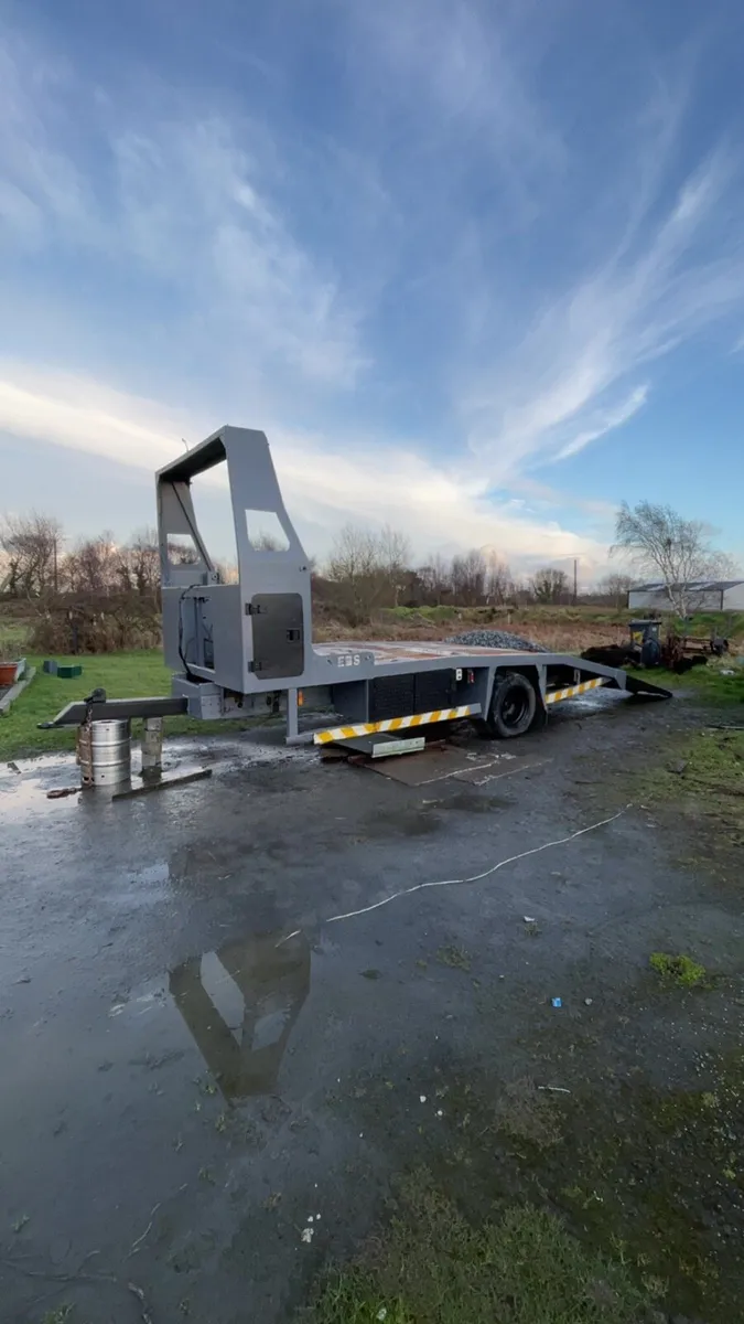 Low loader - Image 1