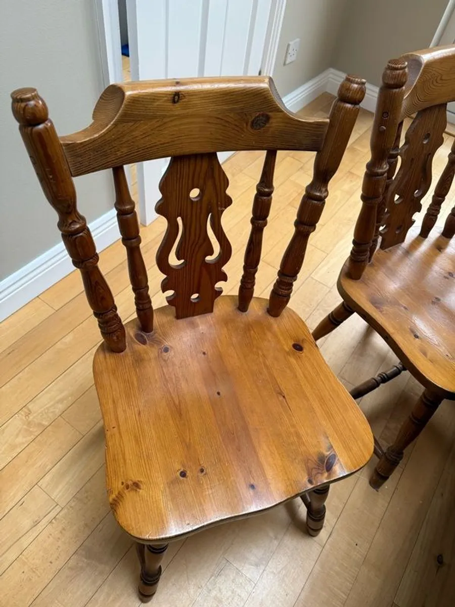 6 chairs and 2 carvers - Image 3