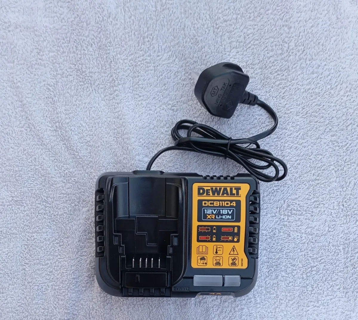 DeWalt Charger and Powerstack Batteries - Image 2