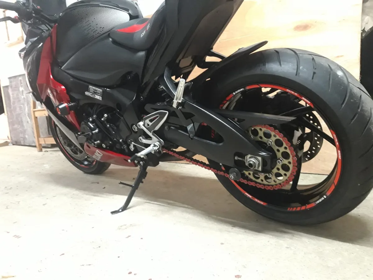 Suzuki GSXS 1000F - Image 2