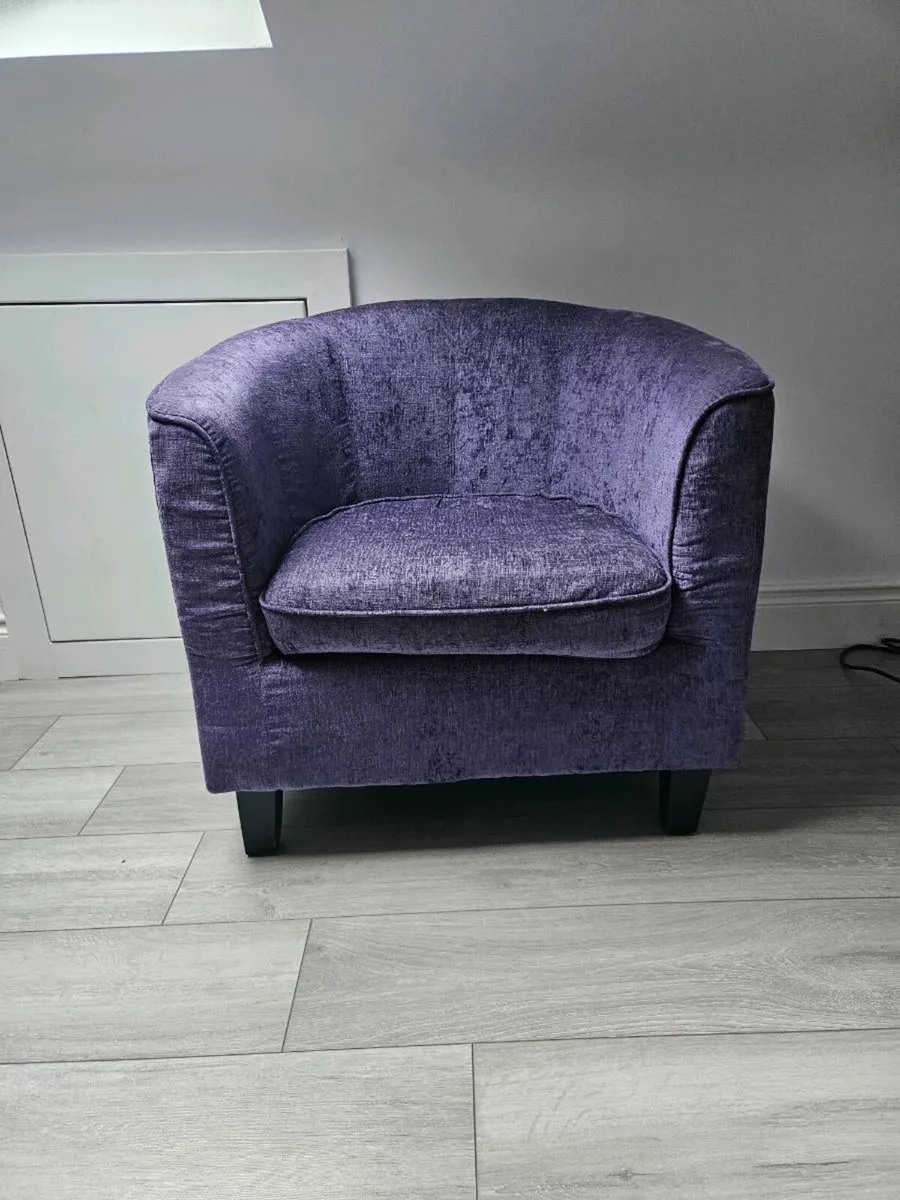 Couch bed Tub chair mirror drawers - Image 2