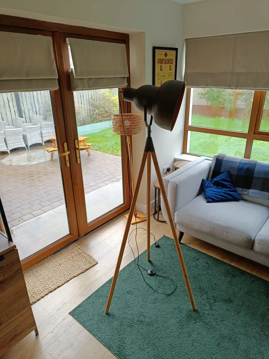 Tripod Floor Film Light - Image 1