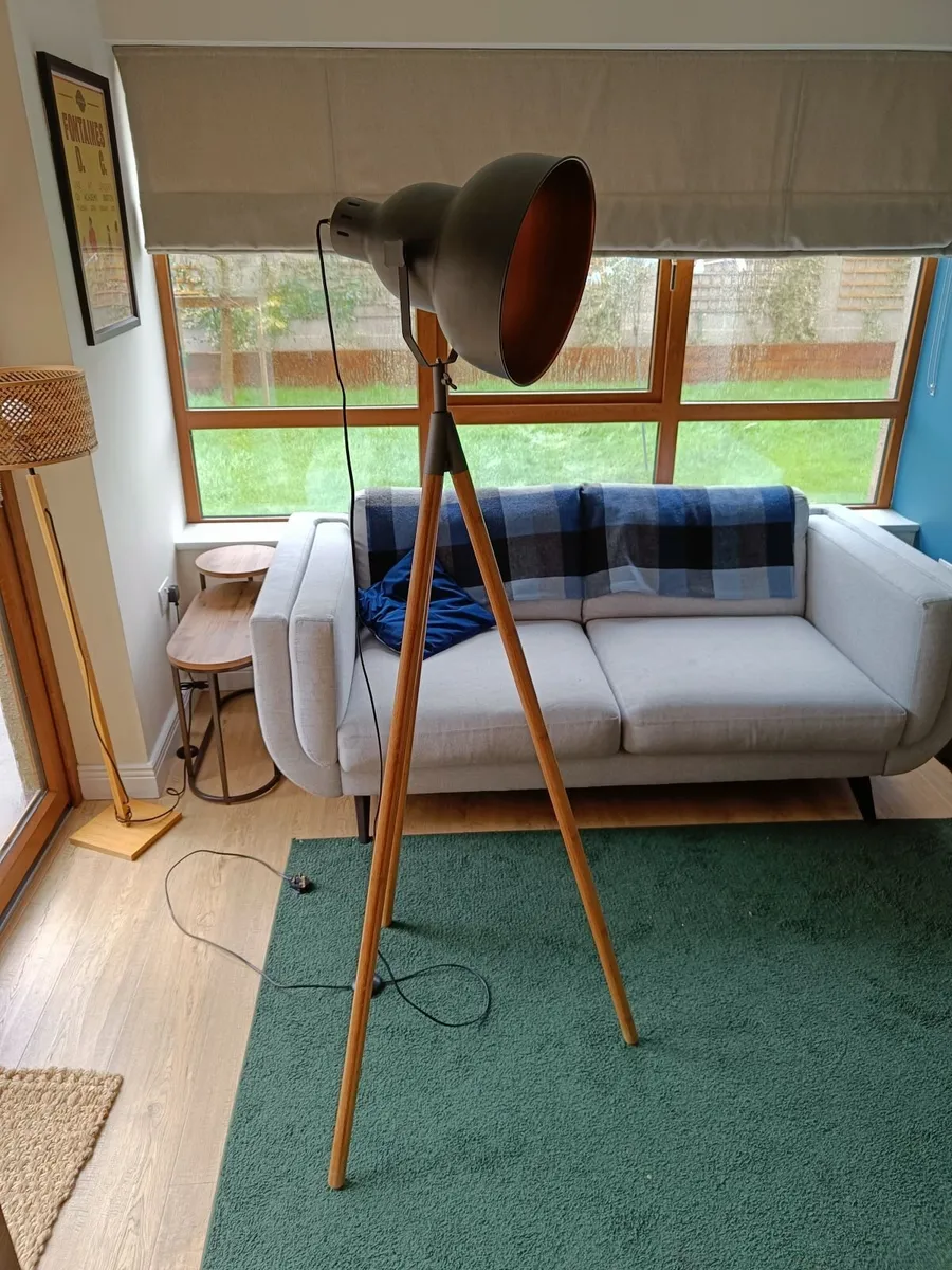 Tripod Floor Film Light - Image 2