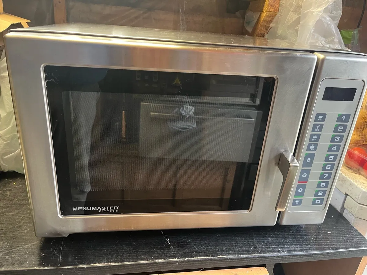 Commercial microwave oven - Image 1