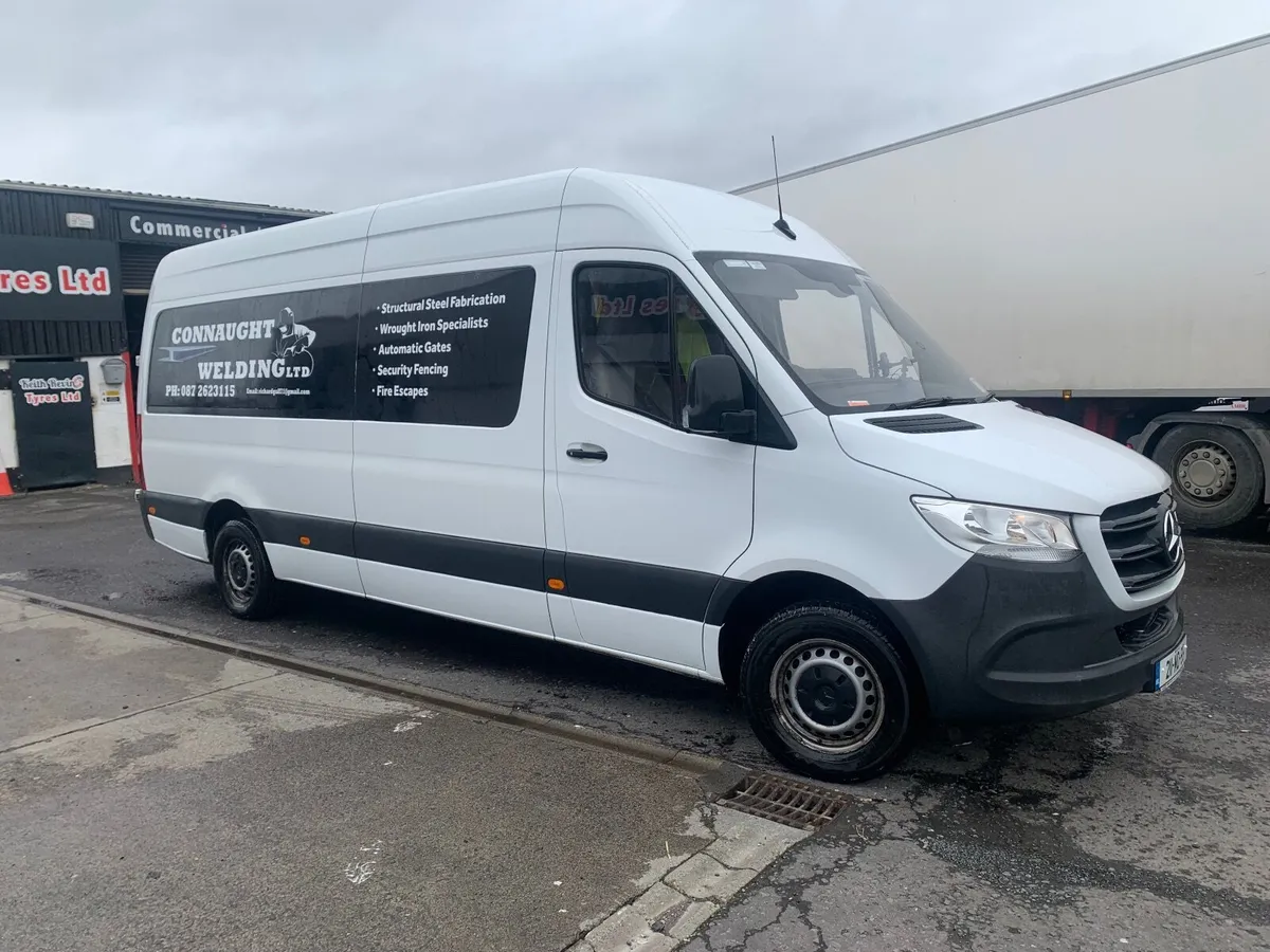 Mercedes-Benz Sprinter 2021 - Image 2