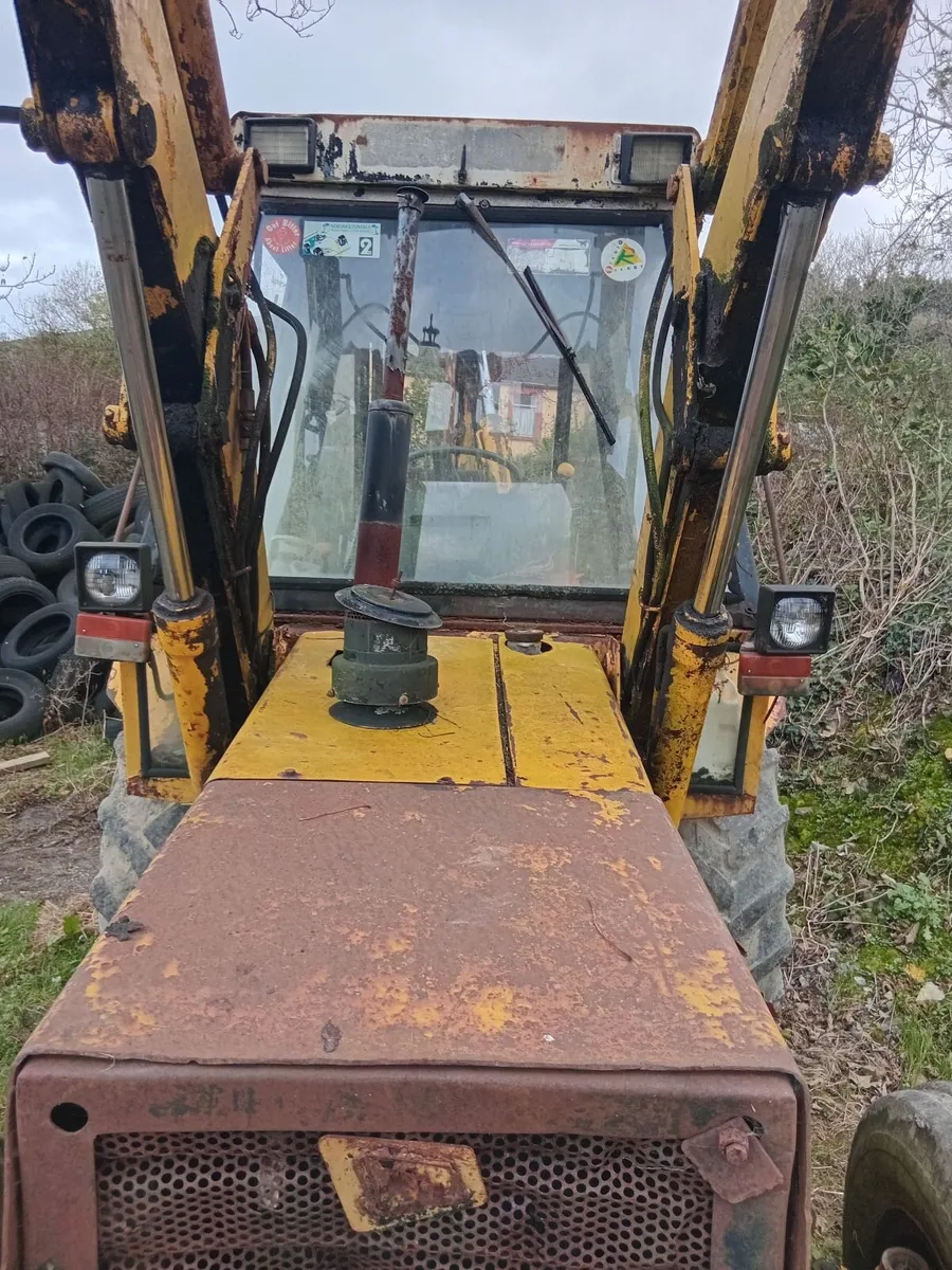 Farm machinery backhoe loader - Image 4