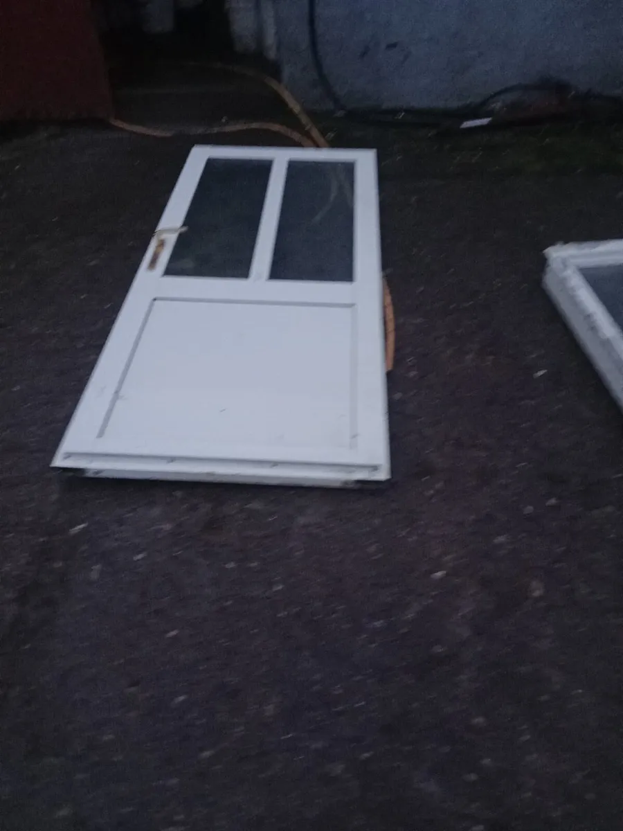 External door - Image 1