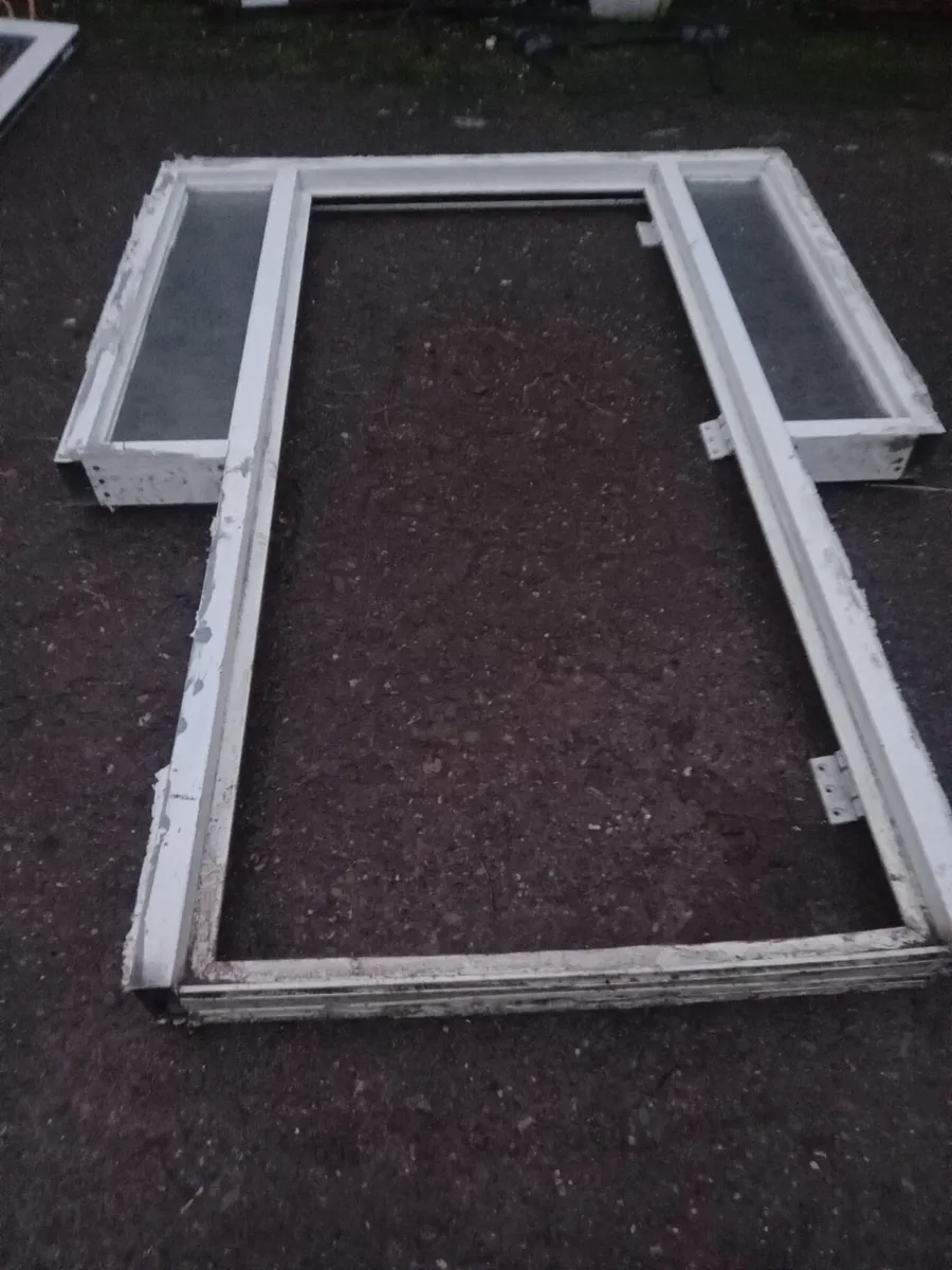 External door - Image 2