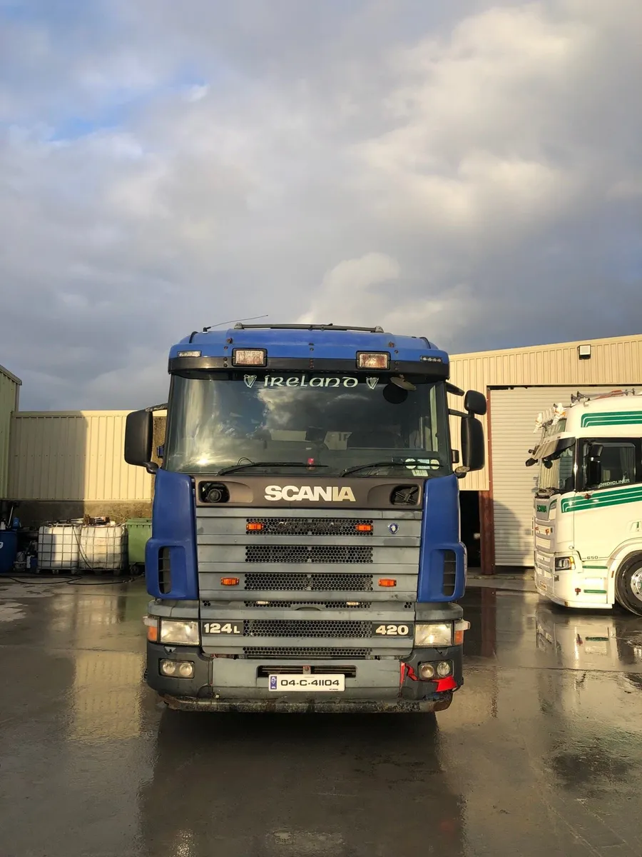 Scania 124 8x2 - Image 4