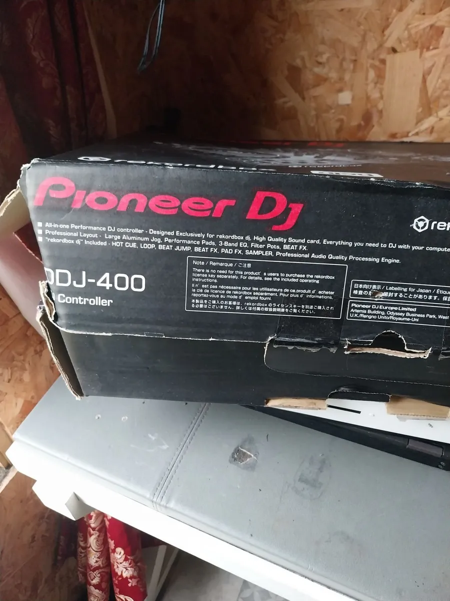 Dj 400 speakers and head phones