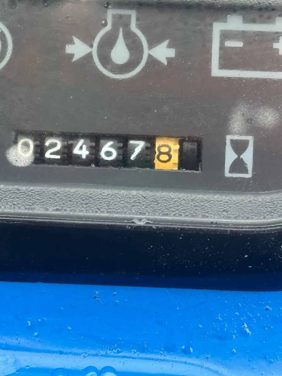 New Holland Compact Tractor - Image 2