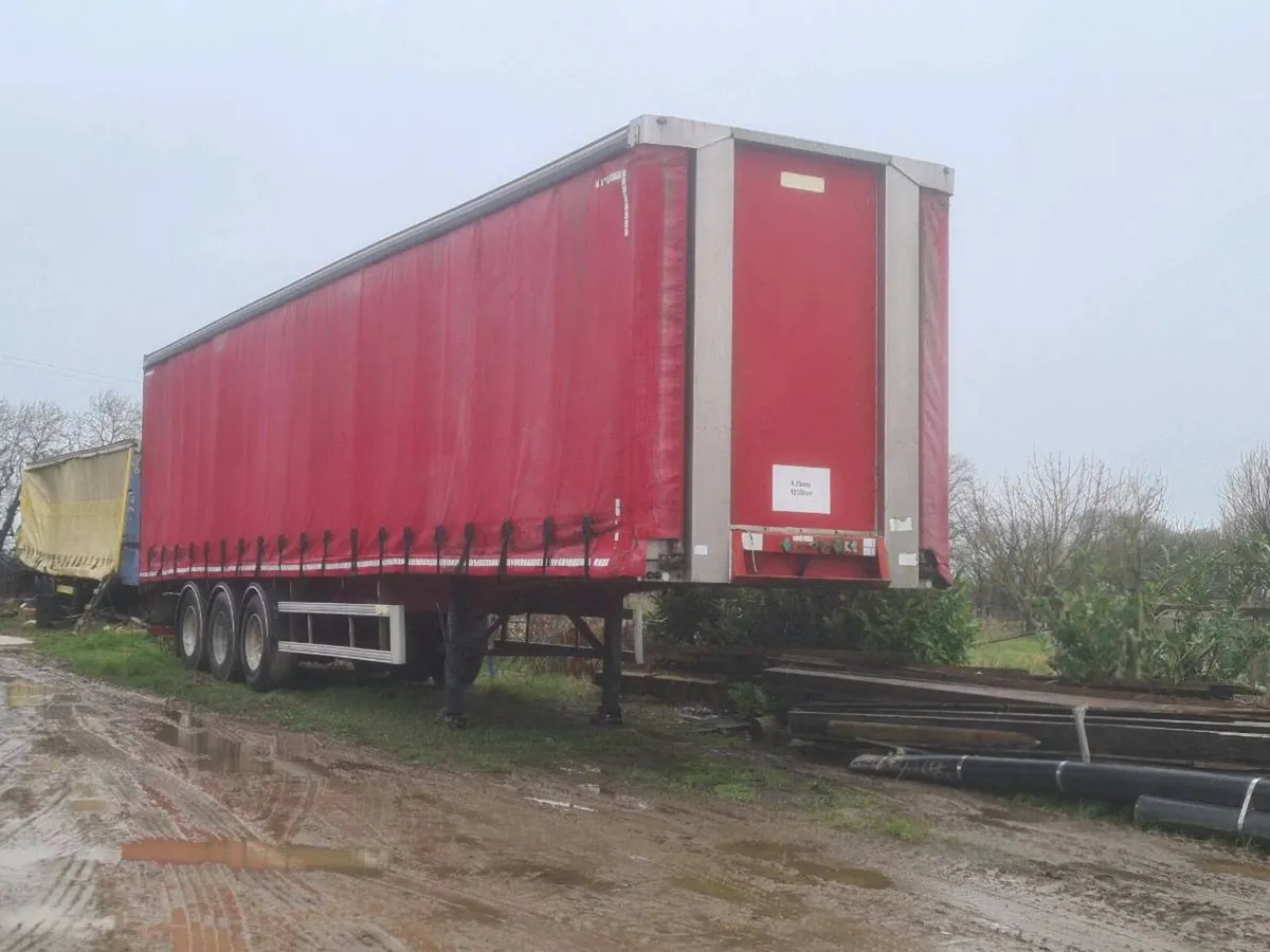 Refurbish or dry storage curtainsider - Image 1