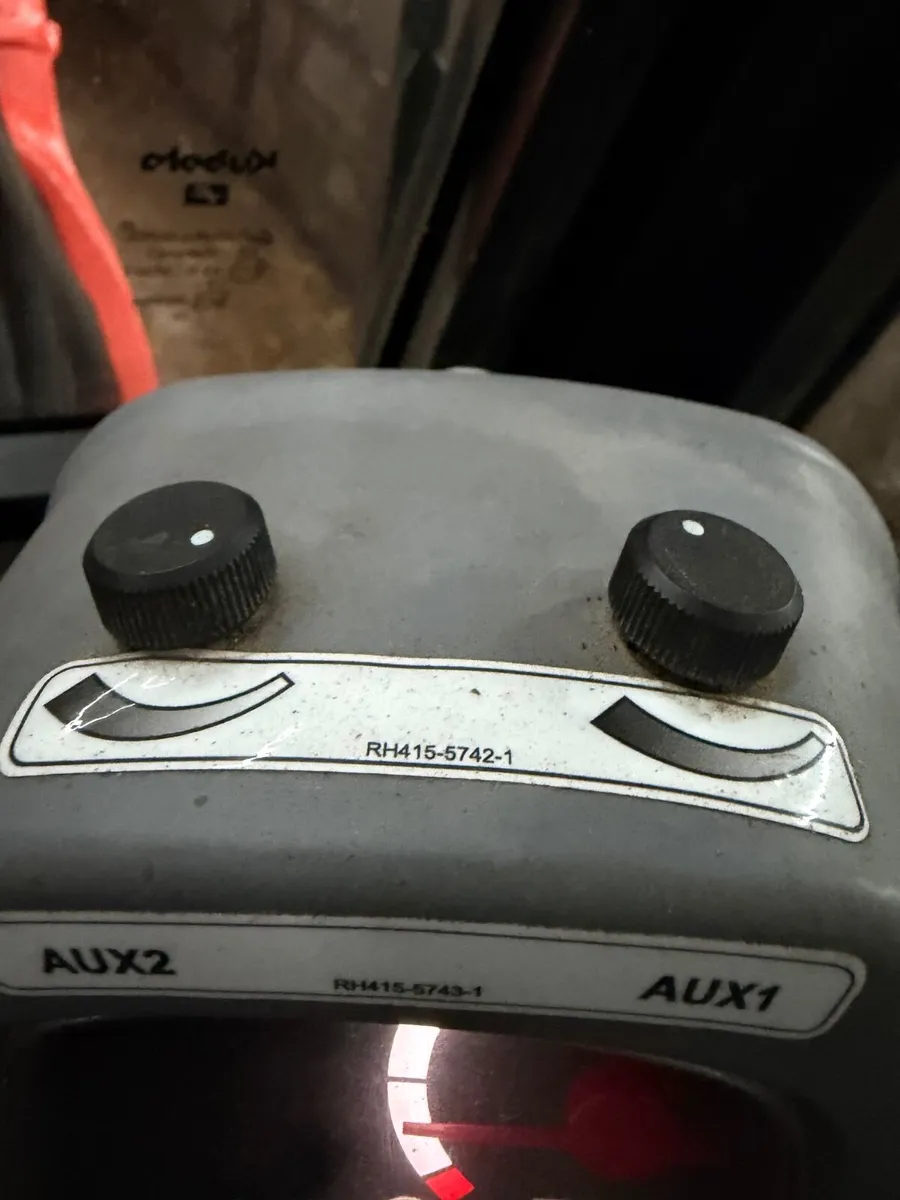 Mini digger U27-4 - Image 2