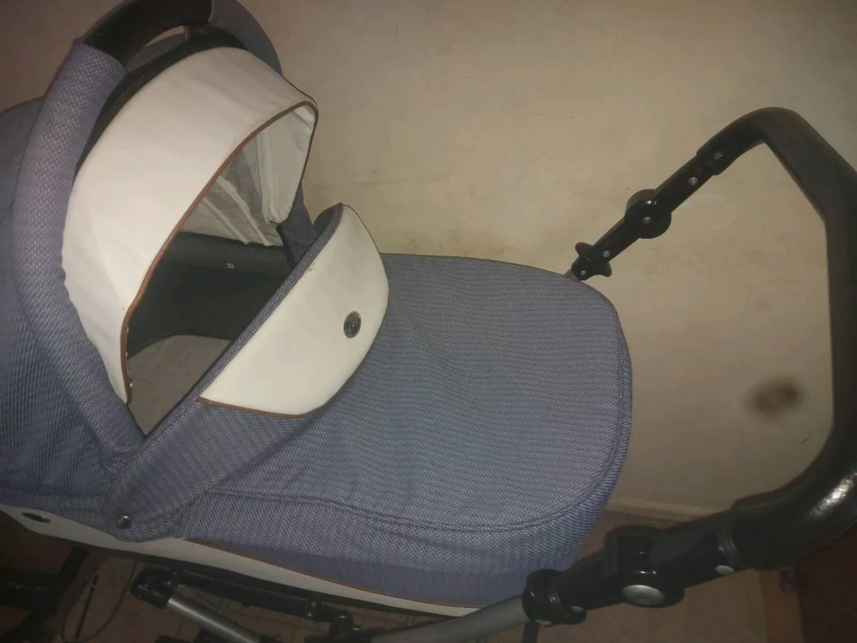 Vintage pram - Image 3