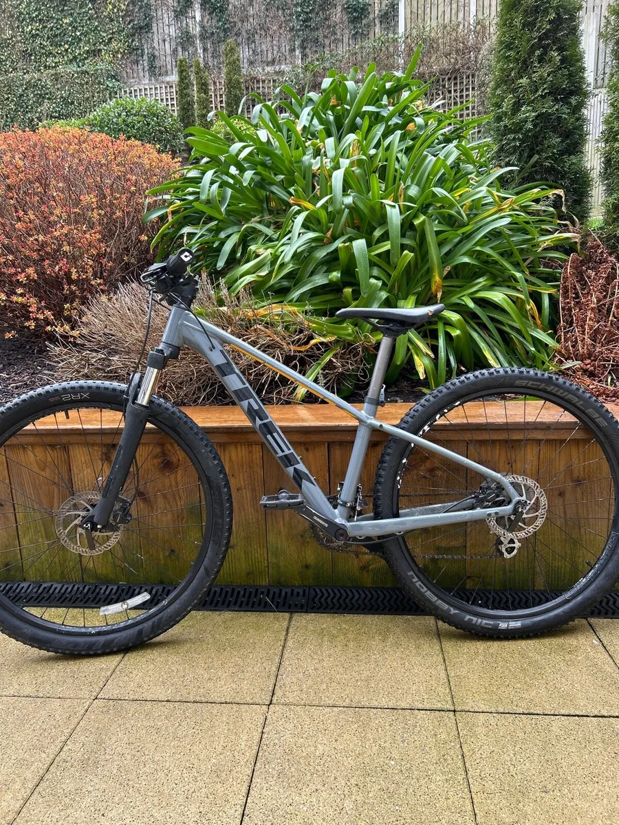 Trek Marlin 6 mountain bike - Image 2