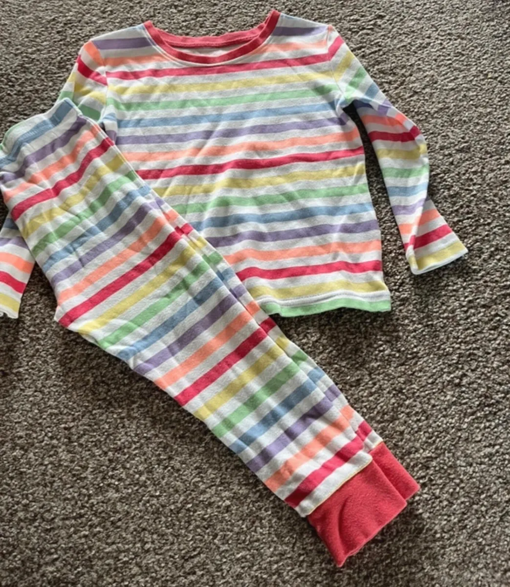 Girls pj bundle 3-4 y - Image 2