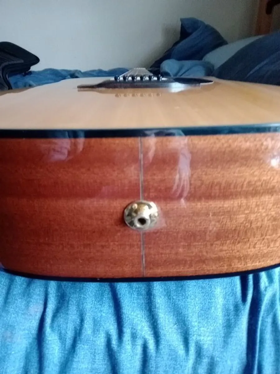 Takamine eg440sc electric acoustic guitar as new - Image 2