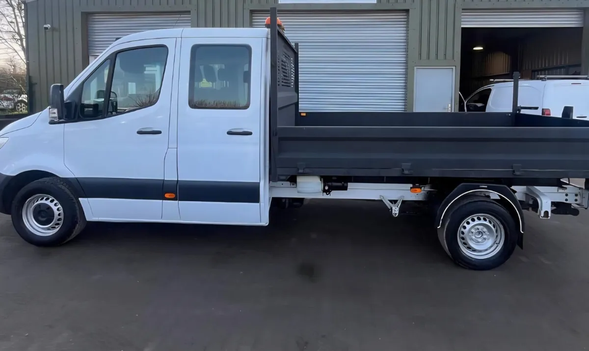 Mercedes tipper - Image 1