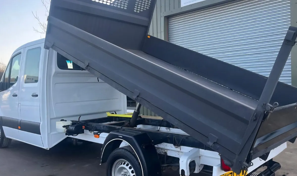 Mercedes tipper - Image 3