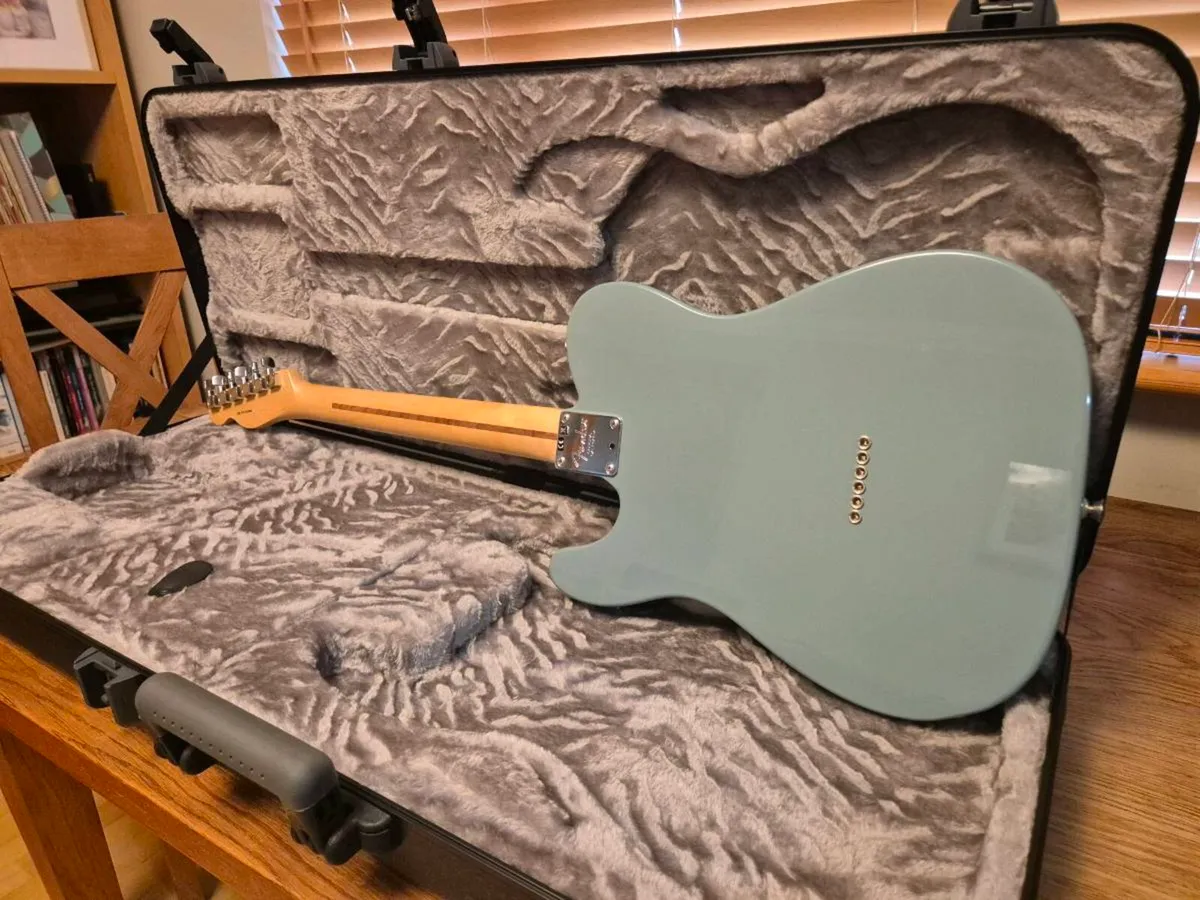 Fender American professional telecaster, 2017 - Image 4