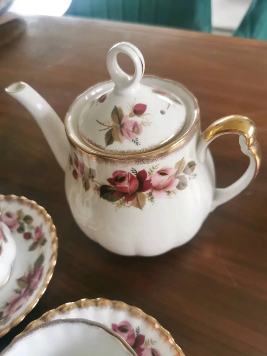 Vintage 6 place Bone China Tea Set - Image 3