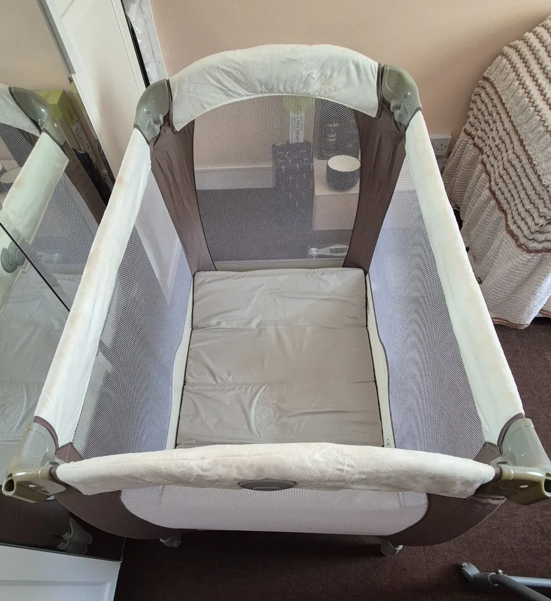 Travel cot - Image 1