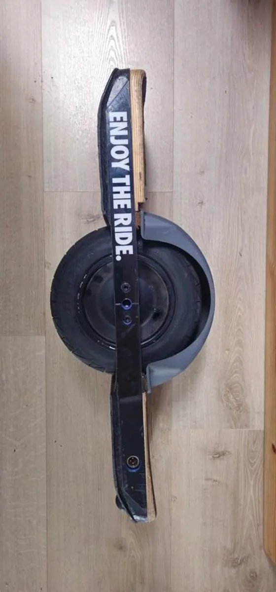 Onewheel XR with extras - Image 1