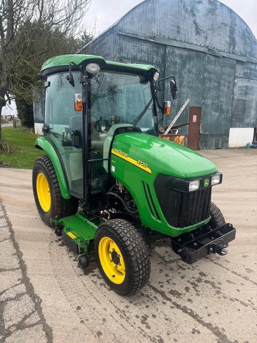 John Deere Compact Tractor with Mower - Image 4