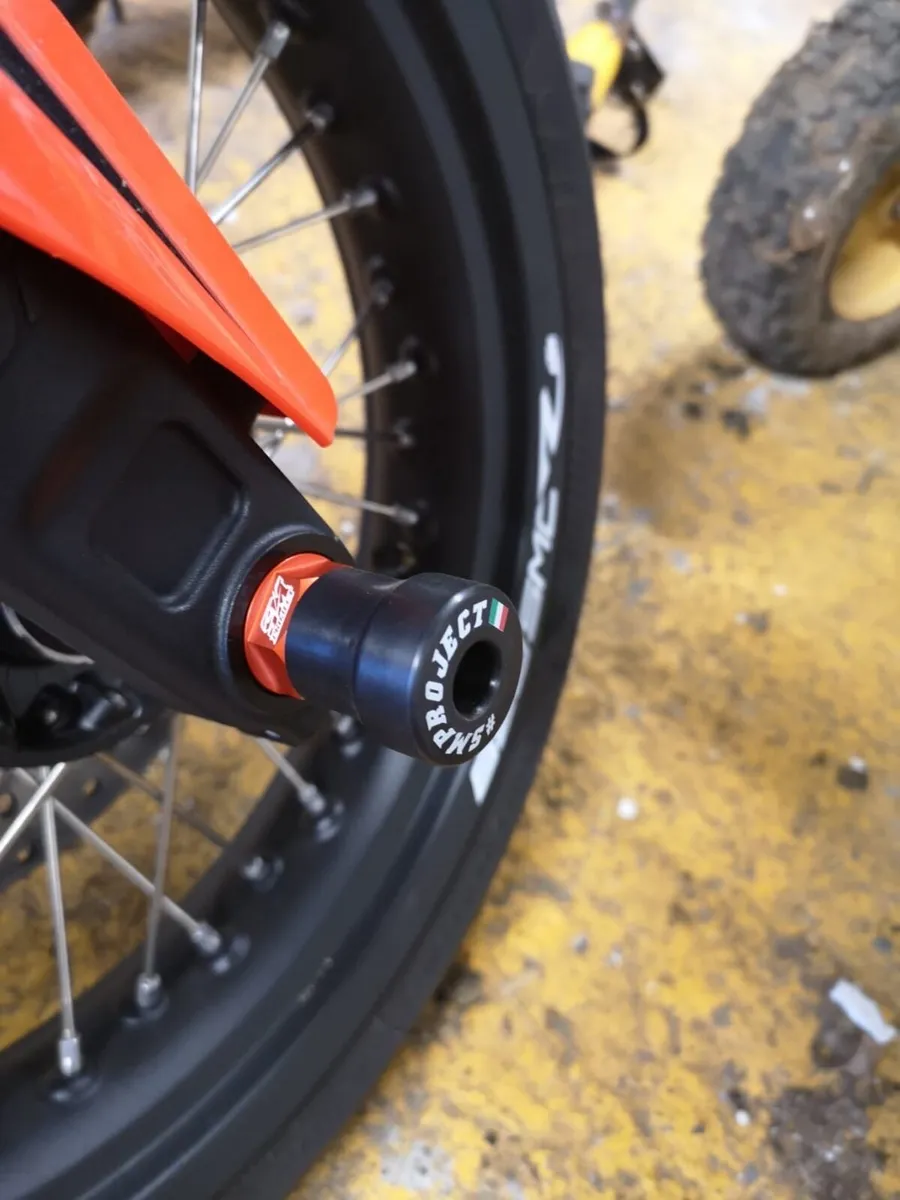 Ktm 690 smcr - Image 4