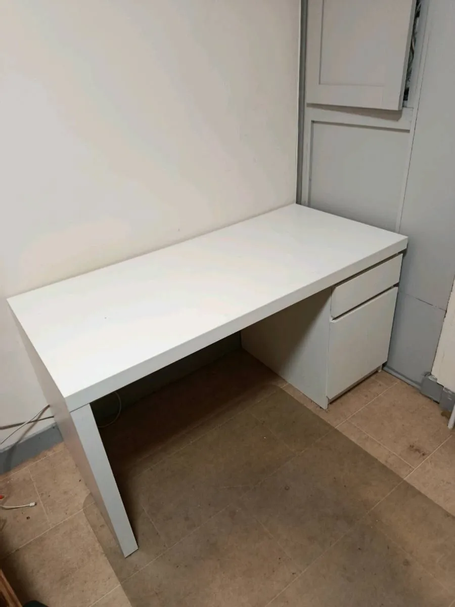 Computer desk - Image 3