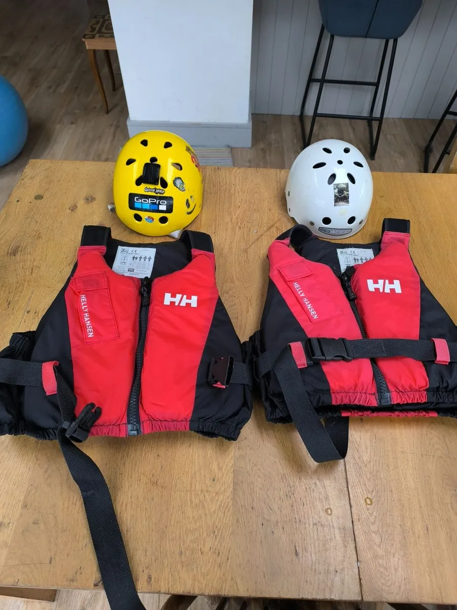 2 Kayaks & equipment - Image 3