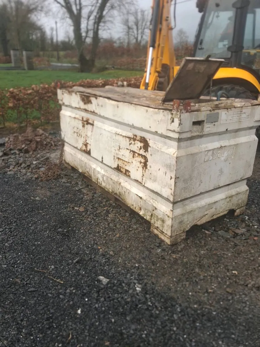 Diesel bowser - Image 1