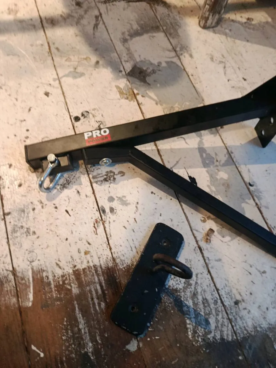 Punch bag wall bracket and a ceiling bracket - Image 1
