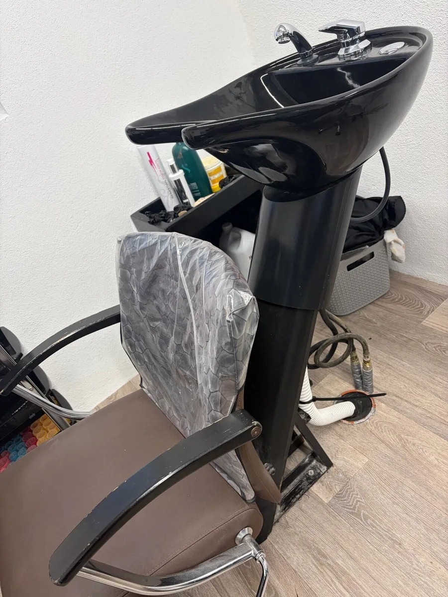 Hairdressing basin/ backwash - Image 1