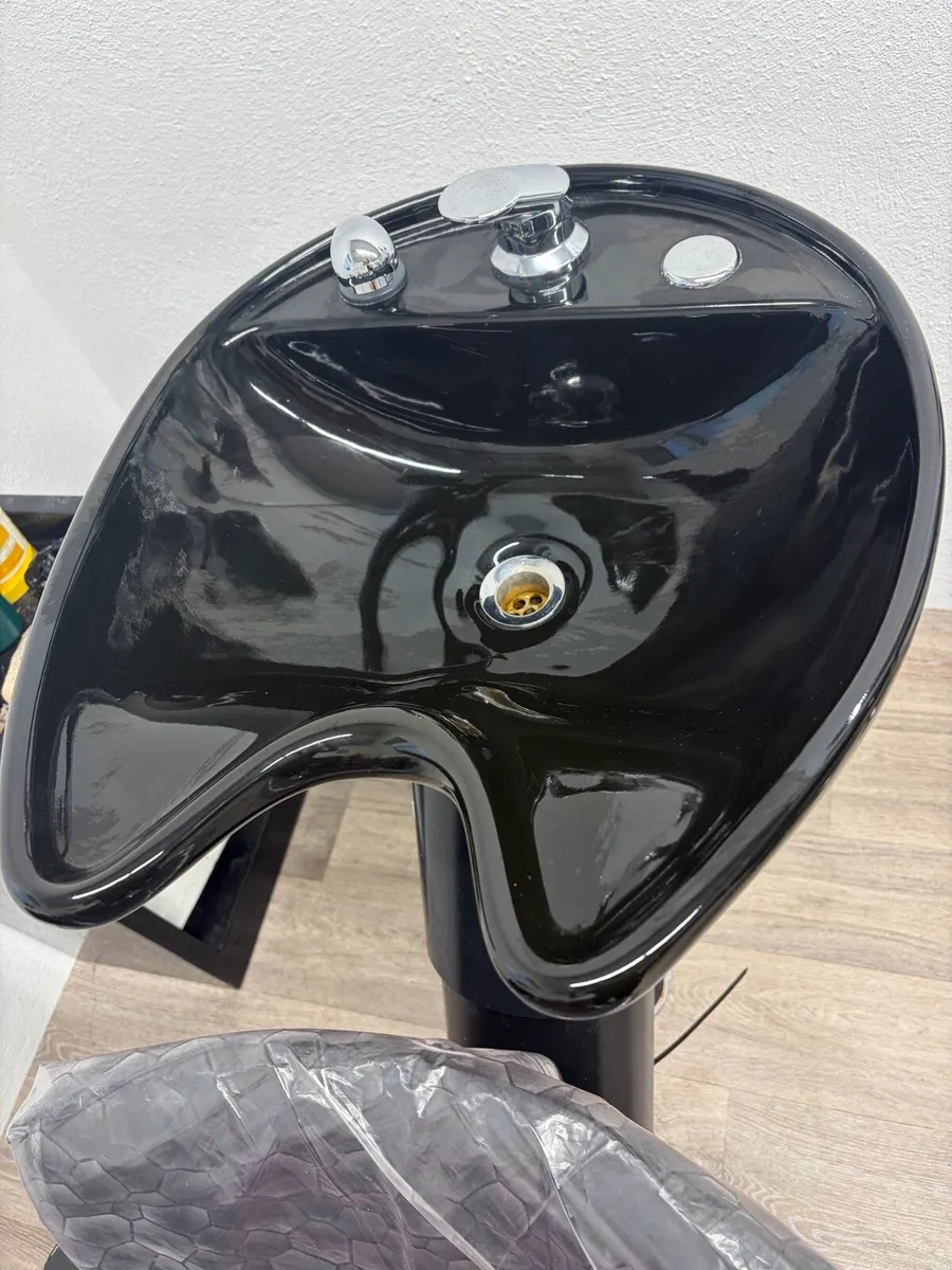Hairdressing basin/ backwash - Image 2