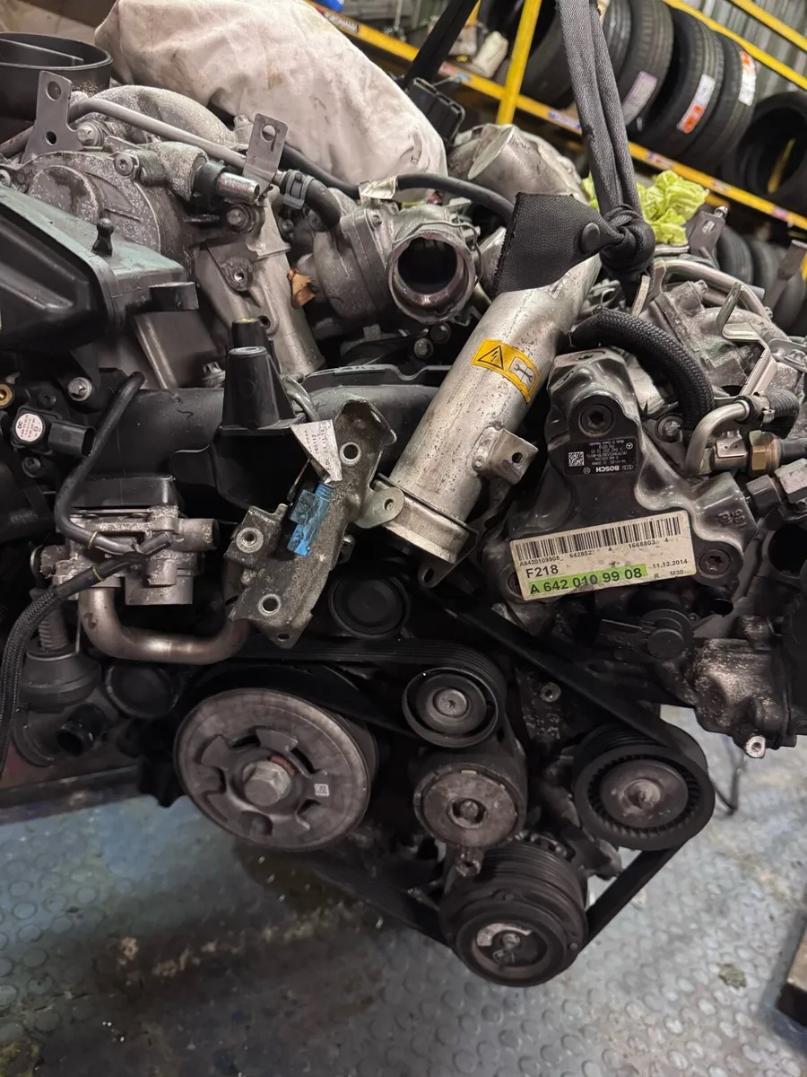 Mercedes CLS 3.0 diesel engine for parts or repair - Image 1