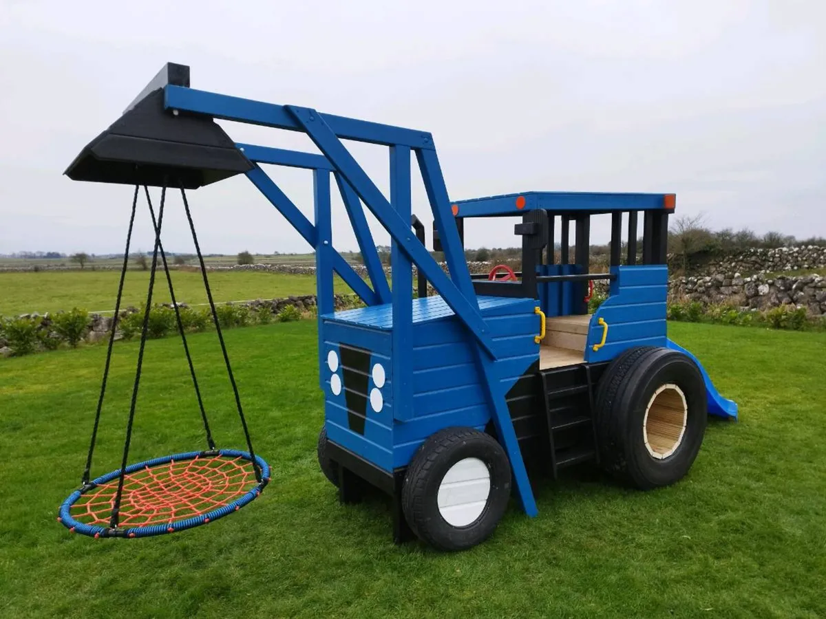 Play frame, playhouse, swings, slide 🤩 - Image 1