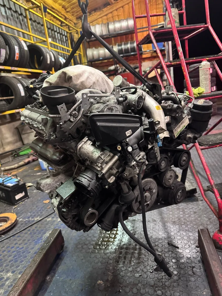 Mercedes CLS 3.0 diesel engine for parts or repair - Image 4