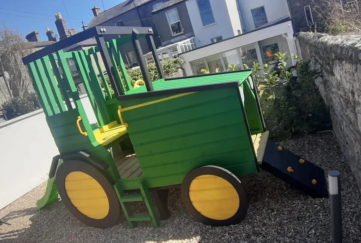 Play frame, playhouse, swings, slide 🤩 - Image 3