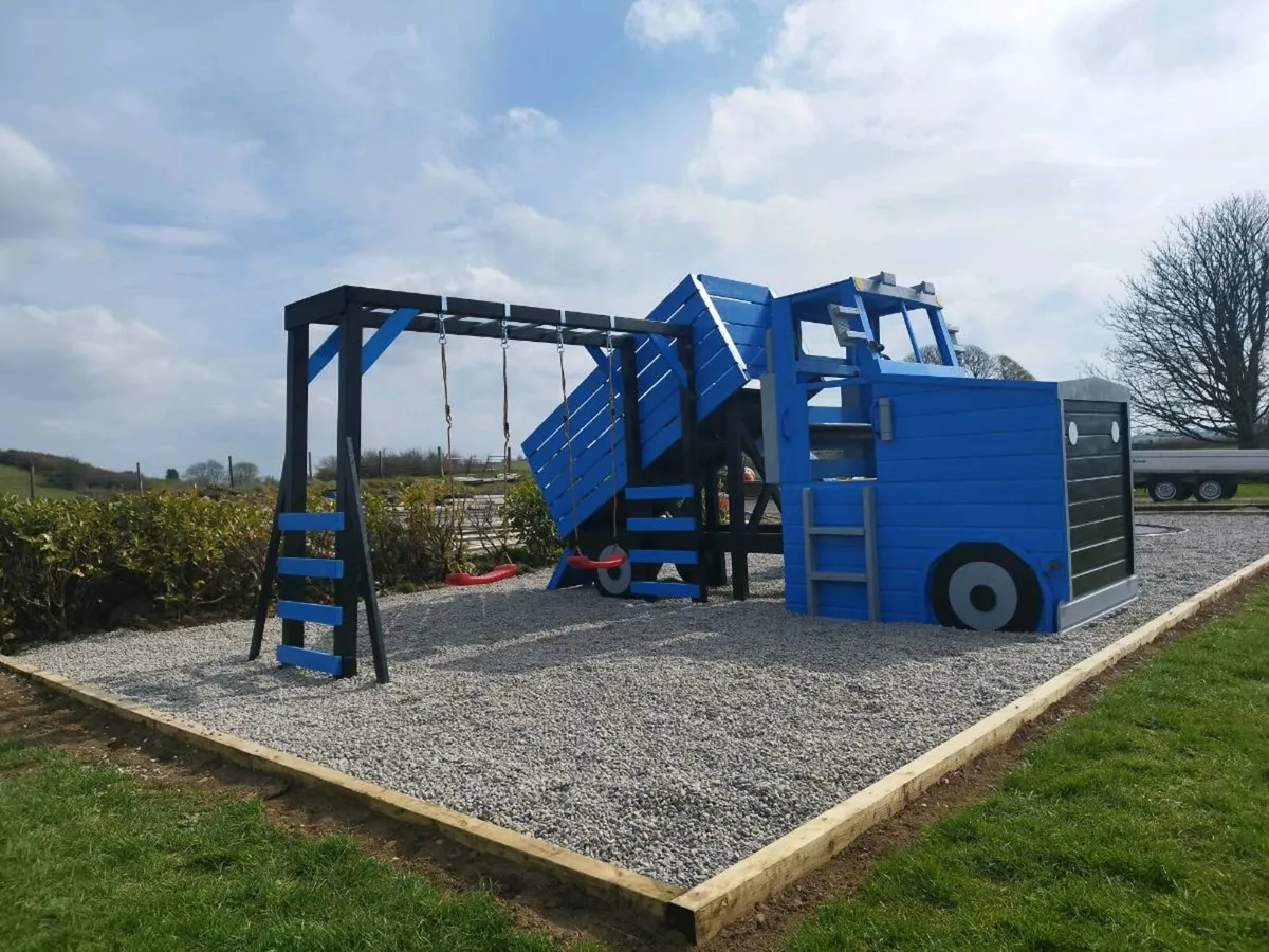 Play frame, playhouse, swings, slide 🤩 - Image 4