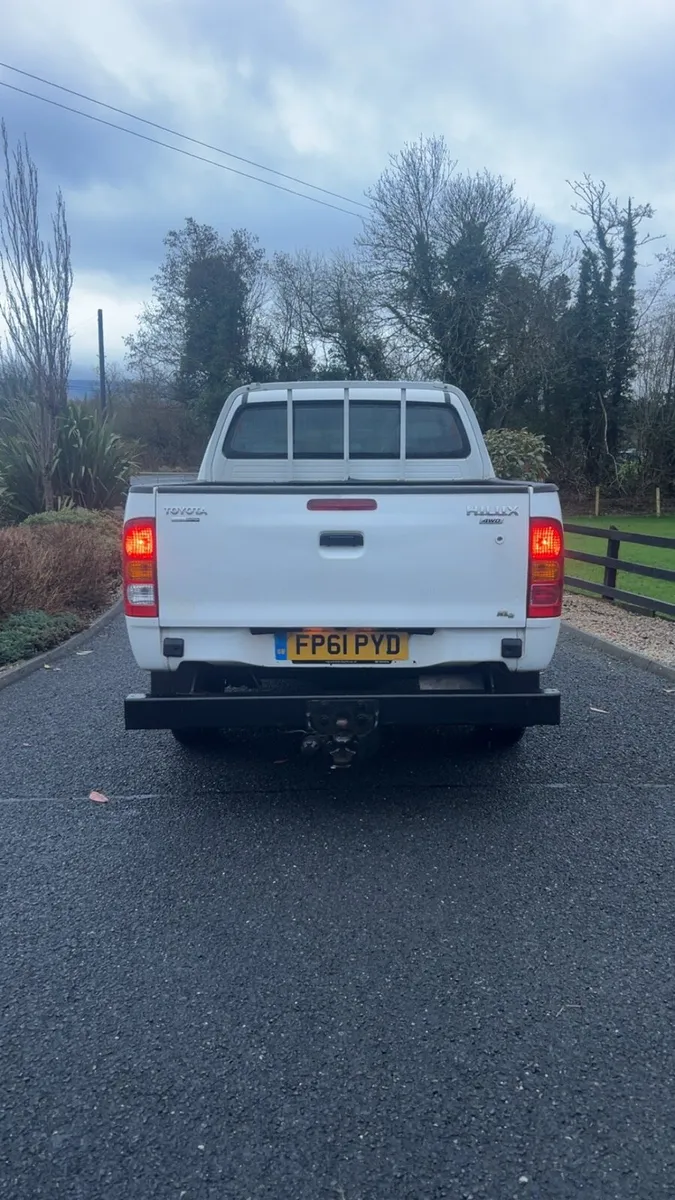 2011 Toyota Hilux - Image 2