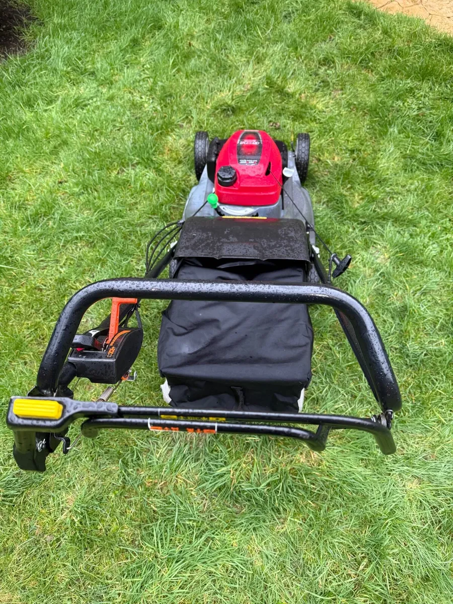 Honda HRX 537 lawnmower - Image 2