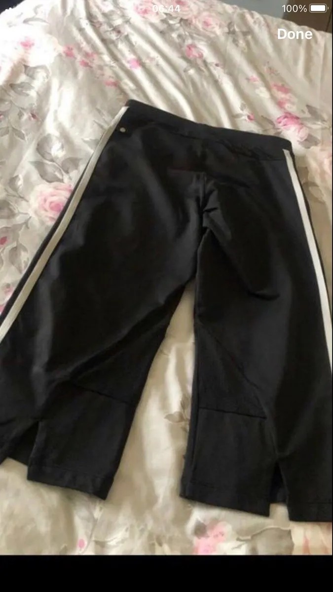 Ladies adidas 3/4 length bottoms size 10 €5 - Image 3