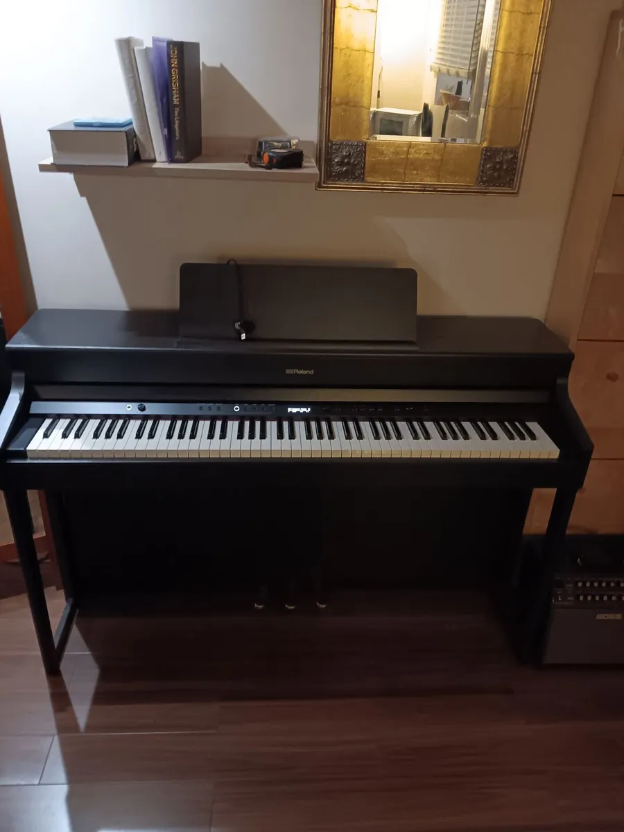 Electric piano. Roland  702 - Image 1
