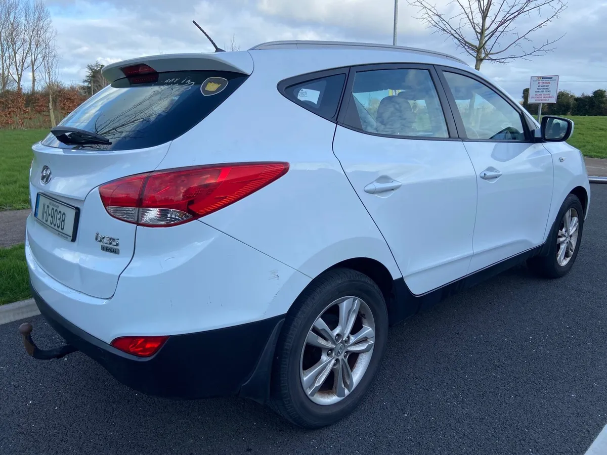 2011 Hyundai*OIL IN COOLANT BOTTLE* - Image 2