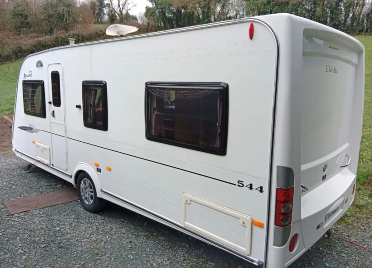 4/5  berth  Caravan  for. sale - Image 1